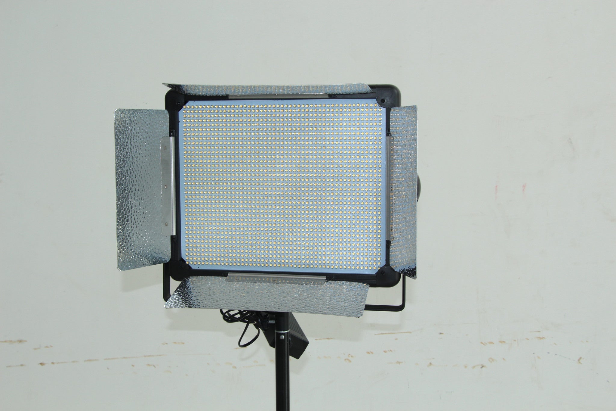 2 Head 2000W Bicolour LED Video Lighting Equipment Kit with Chromakey Backdrop & Support System